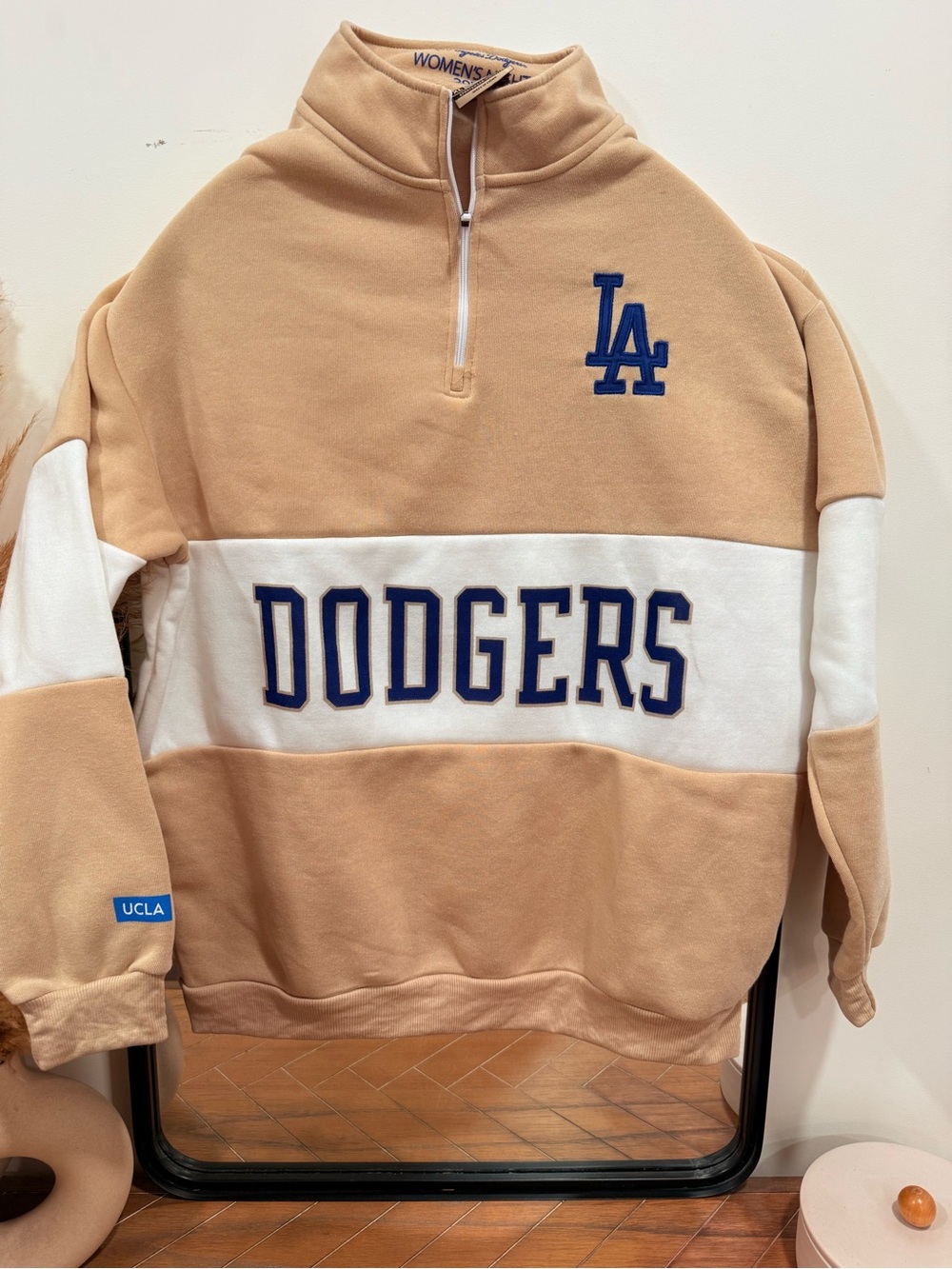 Los Angeles UCLA Dodgers Half-Zip Pullover Sweatshirt - Tan/White - Picture 2 of 8